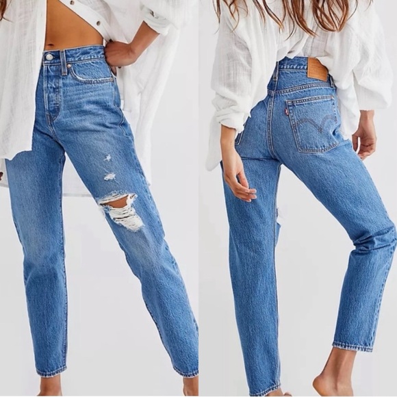 NWT LEVI’S Wedgie High Waisted Destroyed Denim Jeans - Picture 1 of 12